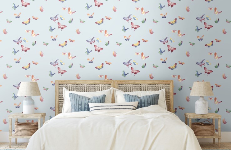 bedroom showing wallpaper