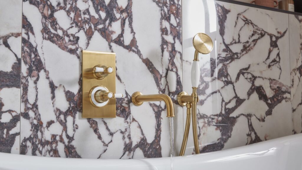 Roper Rhodes: Creating Stylish Showers for Small Bathrooms