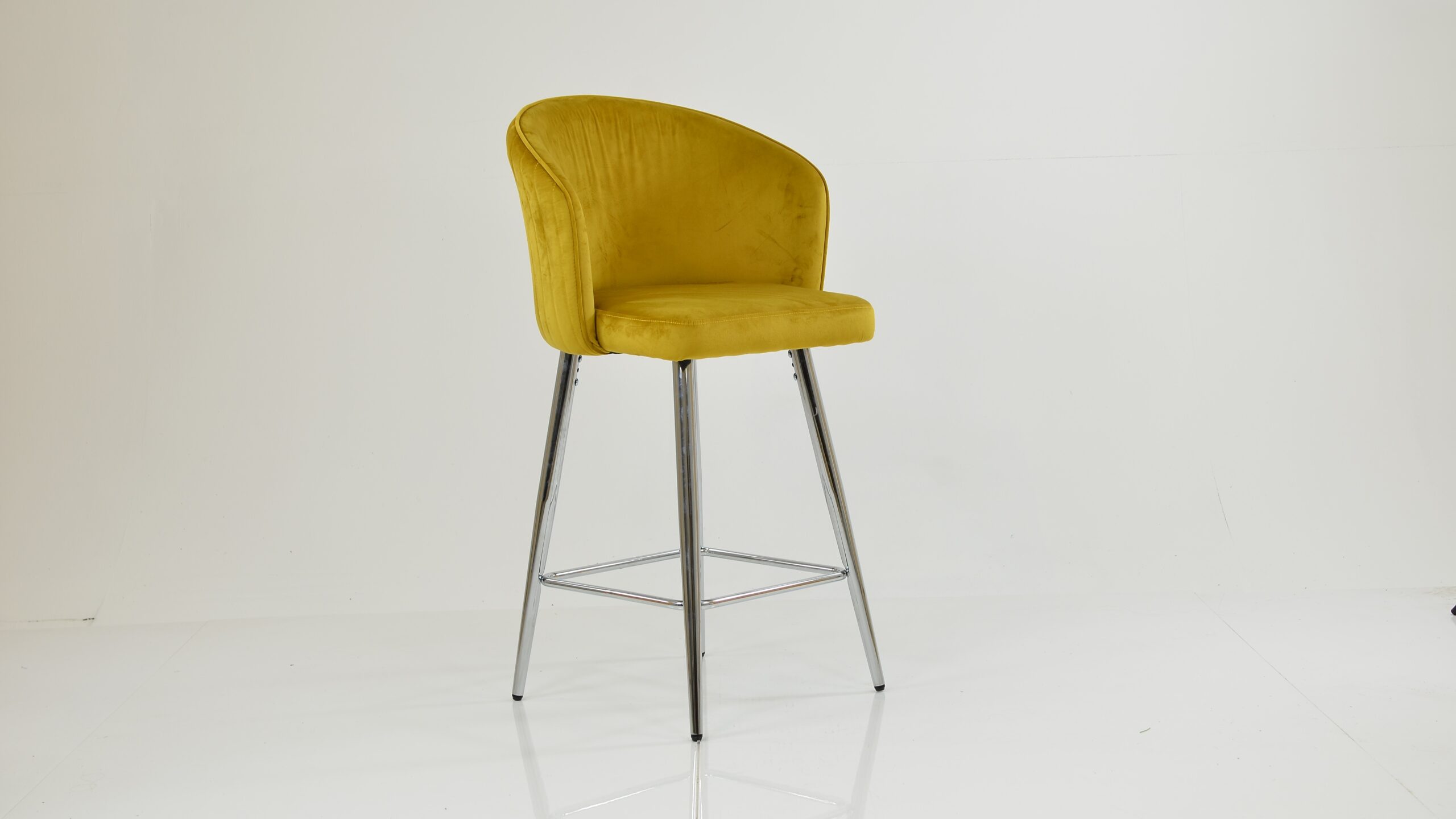 Lakeland Furniture Shines a Light on the Rise of Yellow Accent Pieces