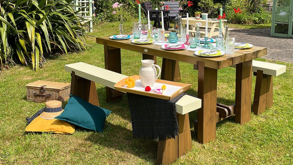 Garden Furniture Gets a Summer Refresh with Exterior Wood Paint from Thorndown