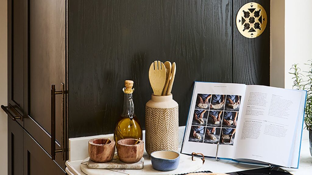 Earthy Browns and Luscious Greens Offer a Grounded Autumn Palette
